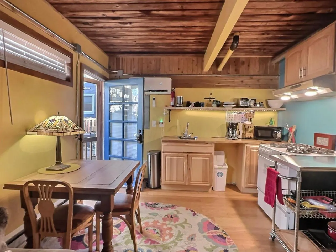Homestay Urban Cottage - Pet Friendly With Hot Tub Access Seattle